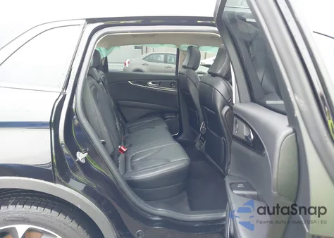 2022 Lincoln Nautilus Reserve z USA, uszkodzony, nr VIN 2LMPJ8K92NBL27639